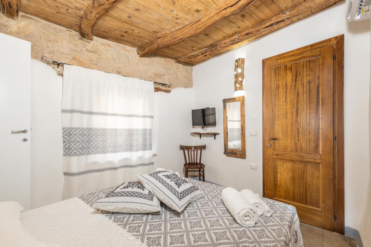 Hotel Bed And Terrace Caterina Baunei Exterior foto